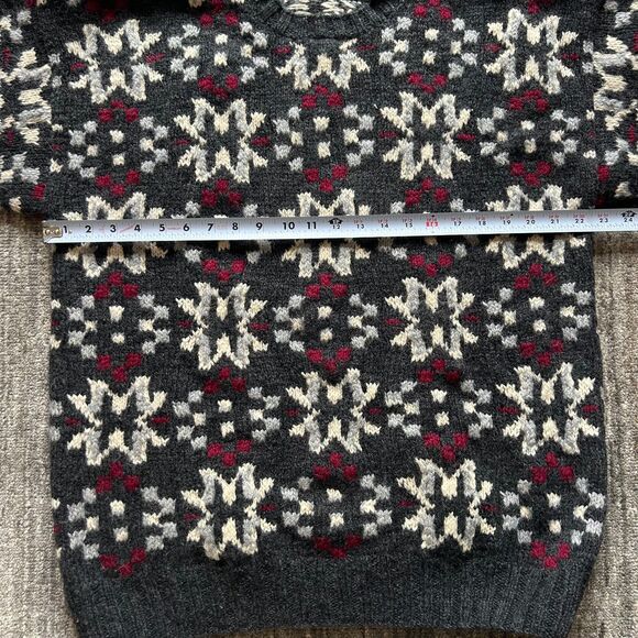 Embassy Row Vintage 90's Handknit 100% Wool Sweater, Size L - Picture 6 of 6